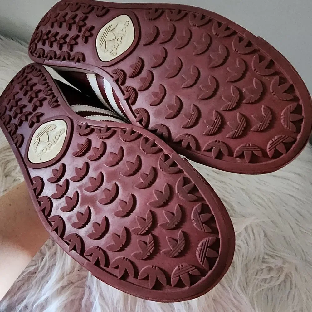 Adidas Samoa athletic shoes burgundy men's size 12